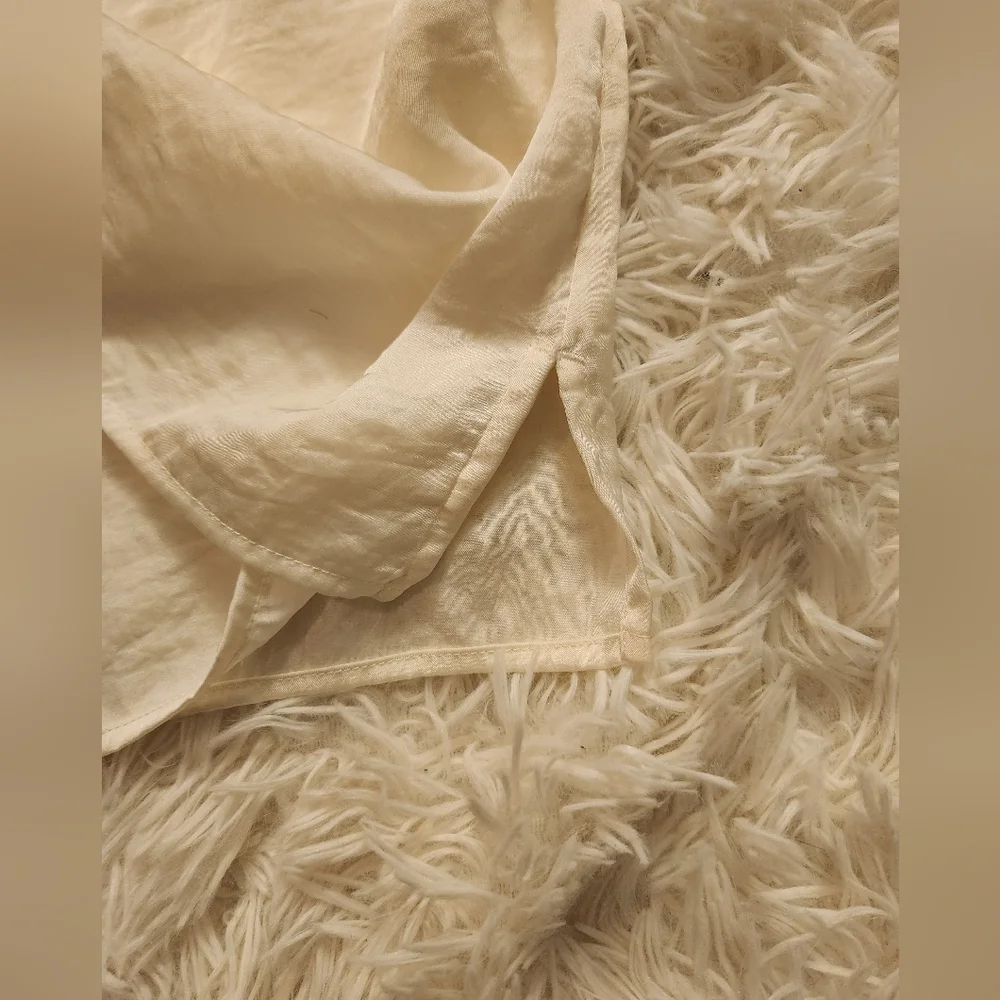 Chico's Ivory Sheer Flutter Sleeve Blouse Size 3  XL With Lining - Picture 5 of 8